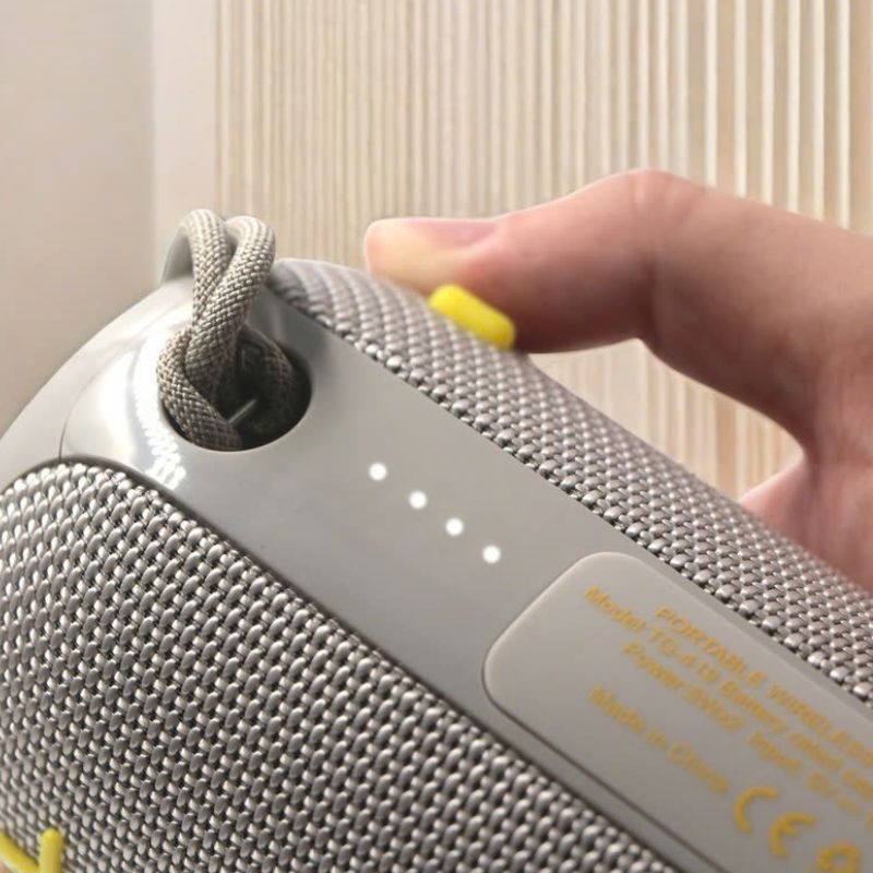 Caixa De Som Bluetooth 5.0 Portátil Resistente Dágua 10w Potente KAPBOM - KA-8438